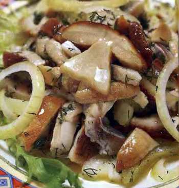 Салат из сельди с грибами
